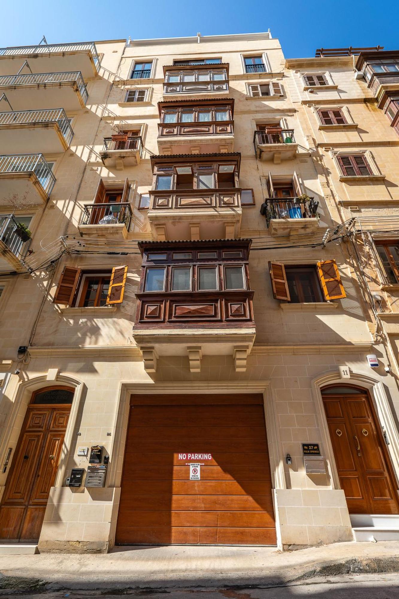 3 Floors Villa On Promenade 4 Bedrooms 3 Bathrooms Слима Экстерьер фото