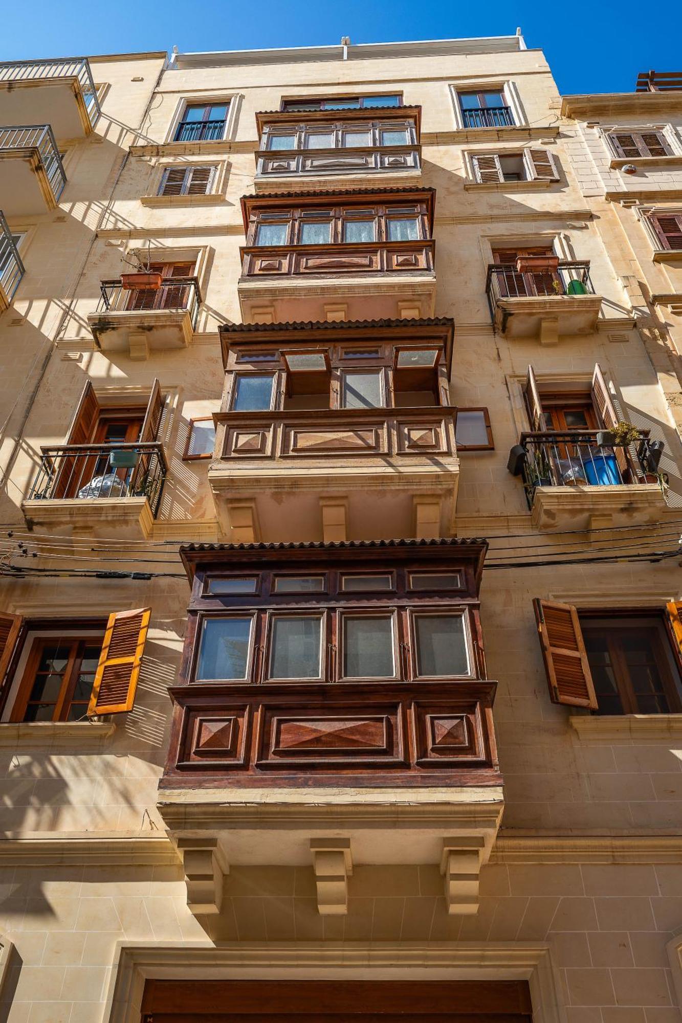 3 Floors Villa On Promenade 4 Bedrooms 3 Bathrooms Слима Экстерьер фото