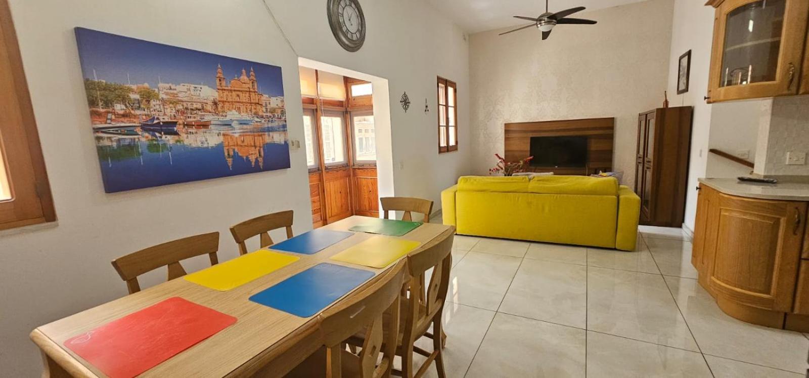 3 Floors Villa On Promenade 4 Bedrooms 3 Bathrooms Слима Экстерьер фото