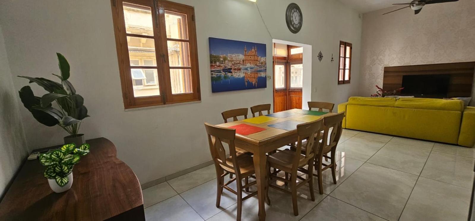 3 Floors Villa On Promenade 4 Bedrooms 3 Bathrooms Слима Экстерьер фото