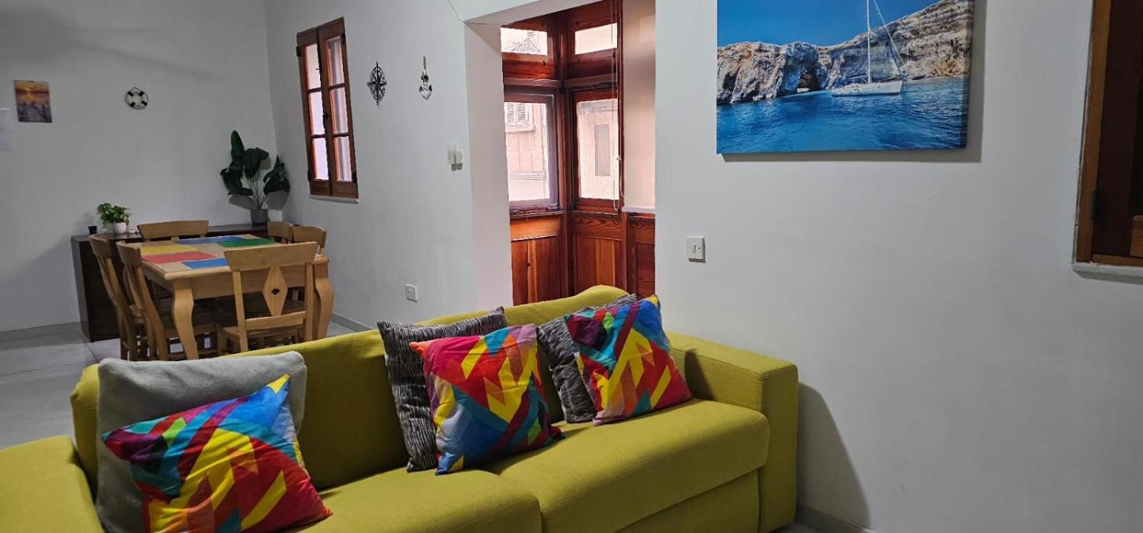 3 Floors Villa On Promenade 4 Bedrooms 3 Bathrooms Слима Экстерьер фото