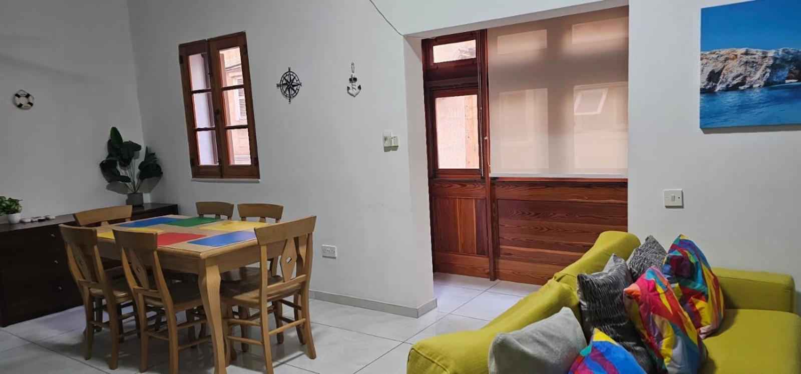 3 Floors Villa On Promenade 4 Bedrooms 3 Bathrooms Слима Экстерьер фото