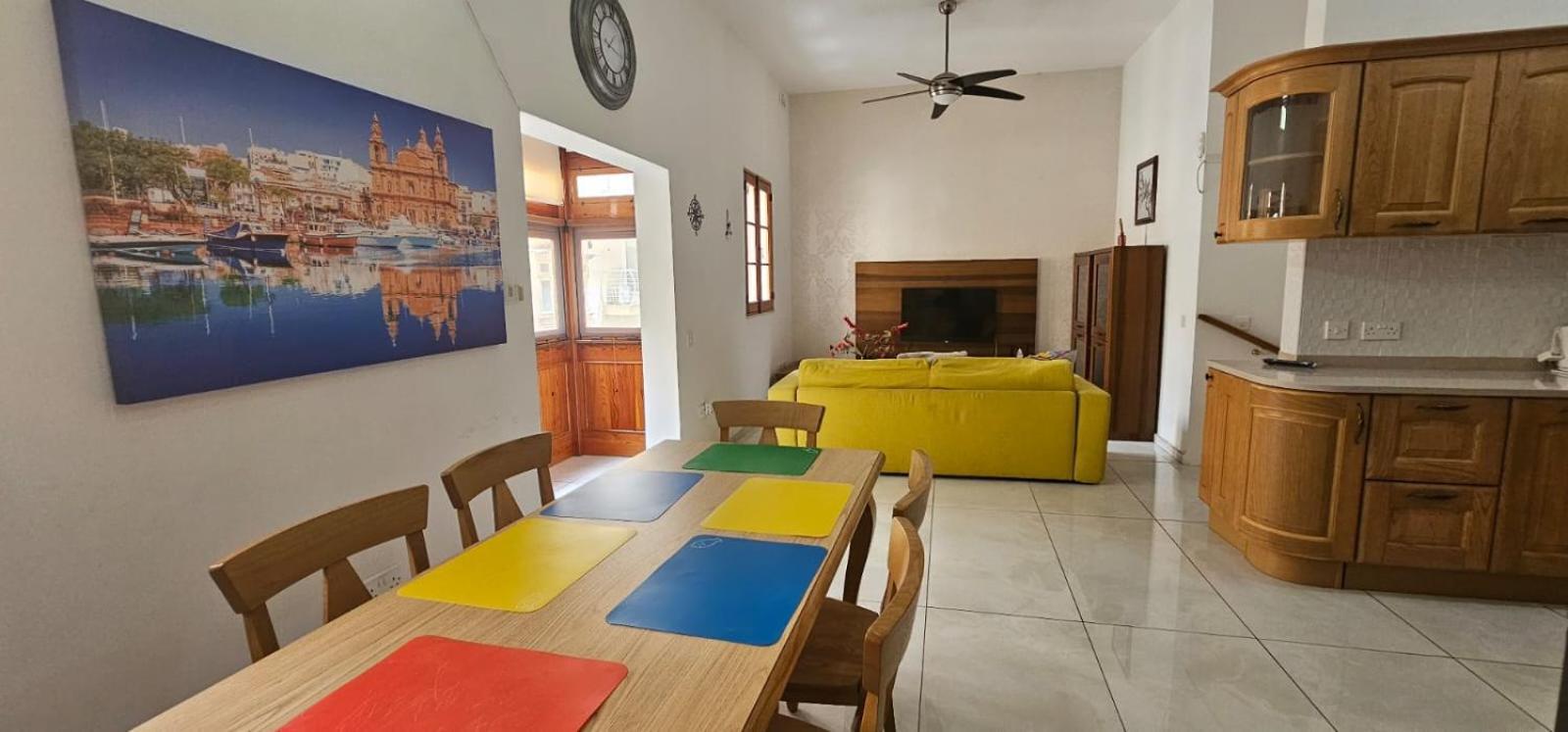 3 Floors Villa On Promenade 4 Bedrooms 3 Bathrooms Слима Экстерьер фото